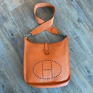Hermès Orange Satchel Luxurious Design